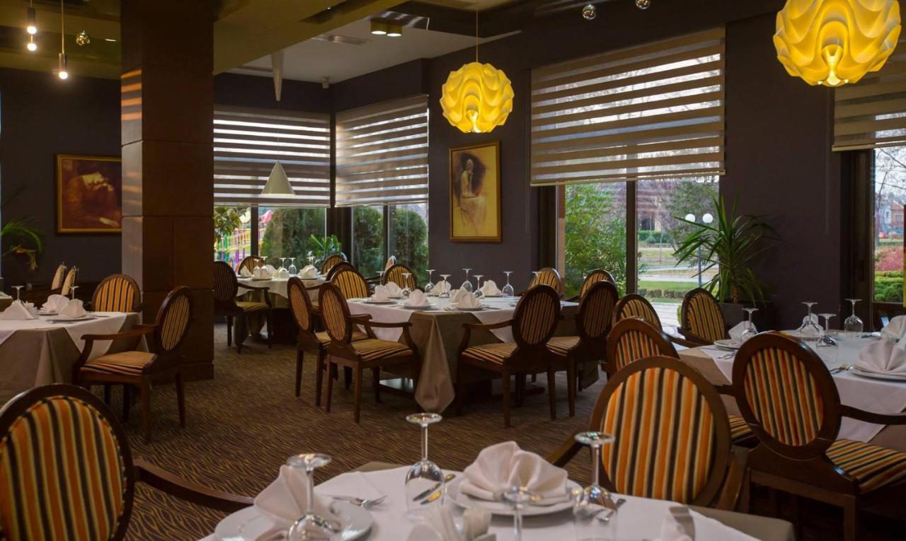 סבילנגראד Park Hotel Romantica מראה חיצוני תמונה