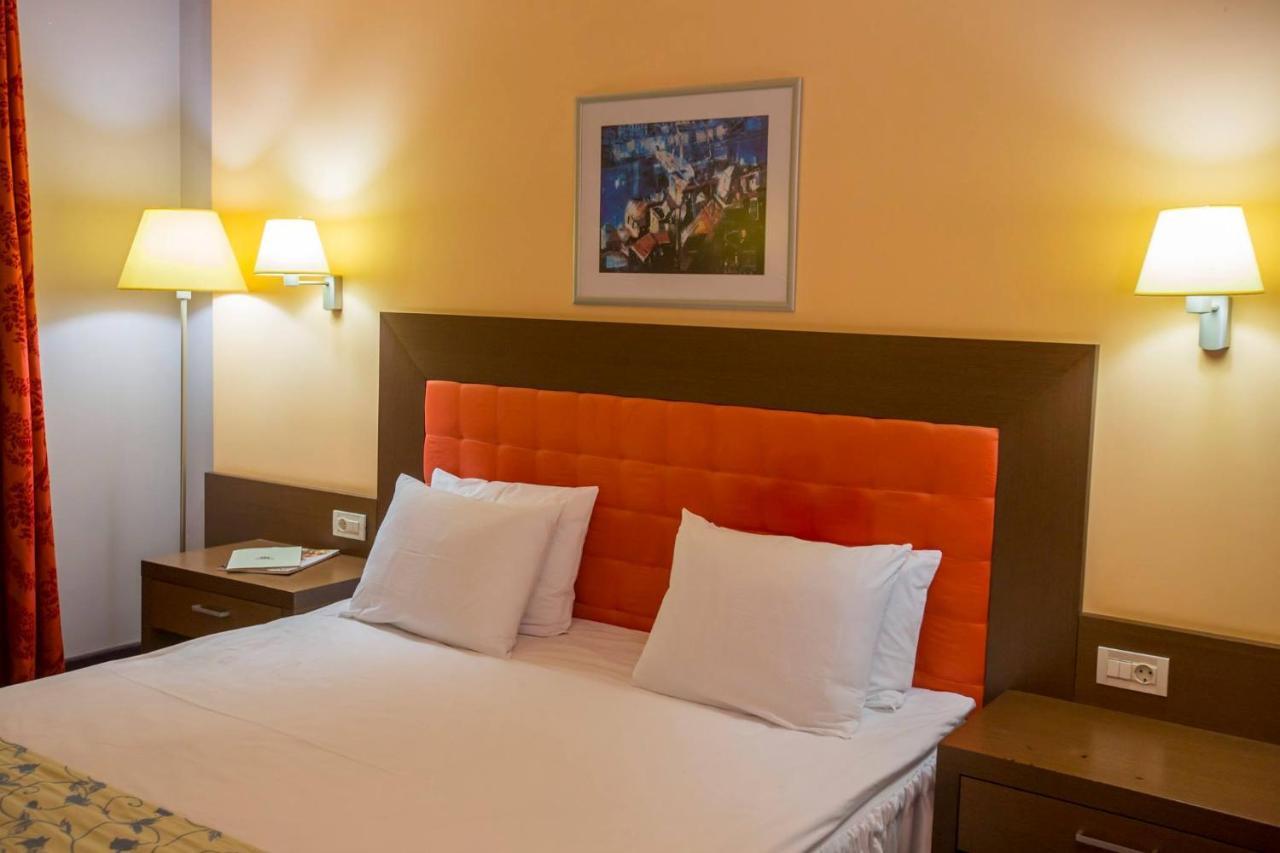 סבילנגראד Park Hotel Romantica מראה חיצוני תמונה