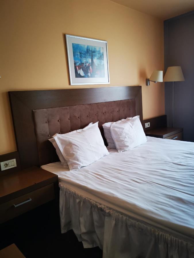 סבילנגראד Park Hotel Romantica מראה חיצוני תמונה