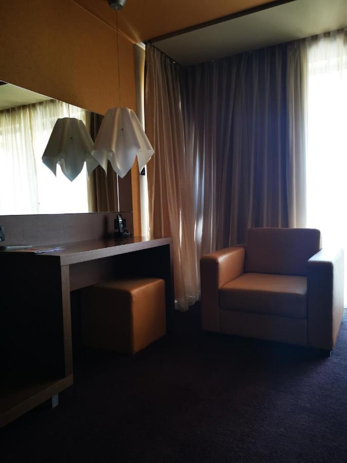 סבילנגראד Park Hotel Romantica מראה חיצוני תמונה