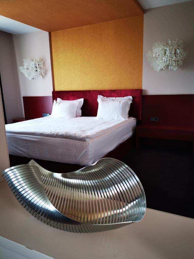 סבילנגראד Park Hotel Romantica מראה חיצוני תמונה