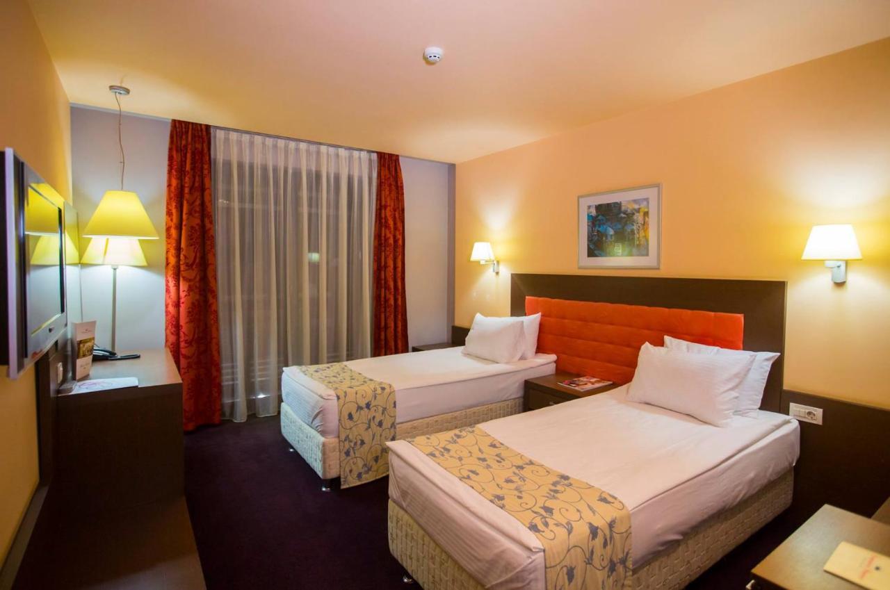 סבילנגראד Park Hotel Romantica מראה חיצוני תמונה