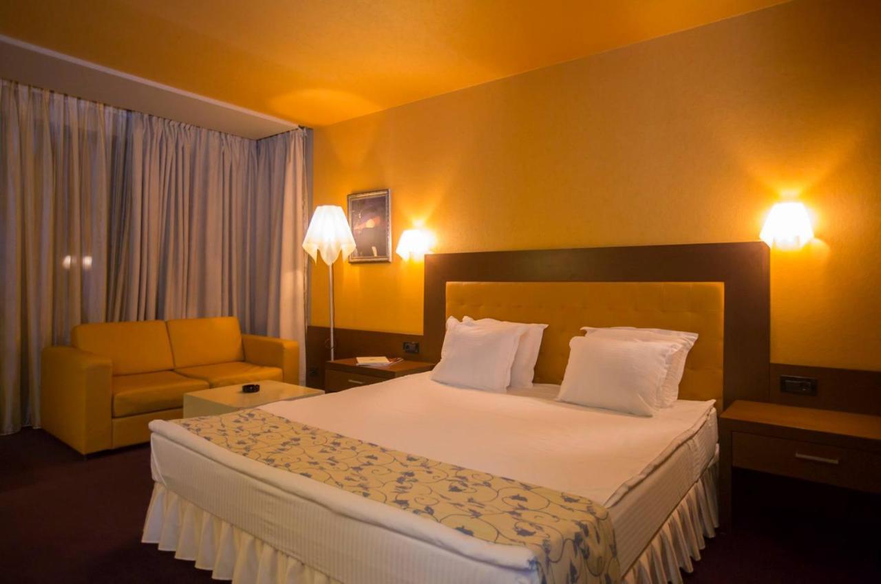 סבילנגראד Park Hotel Romantica מראה חיצוני תמונה