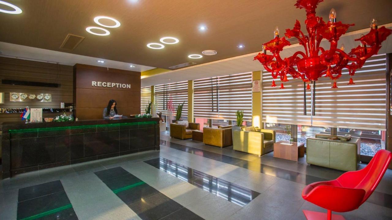 סבילנגראד Park Hotel Romantica מראה חיצוני תמונה