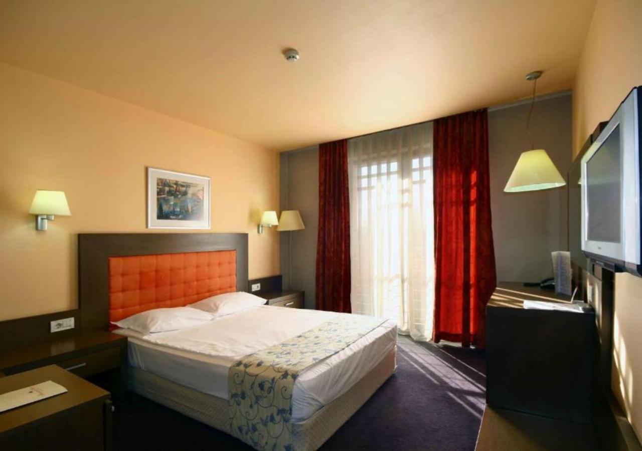 סבילנגראד Park Hotel Romantica מראה חיצוני תמונה