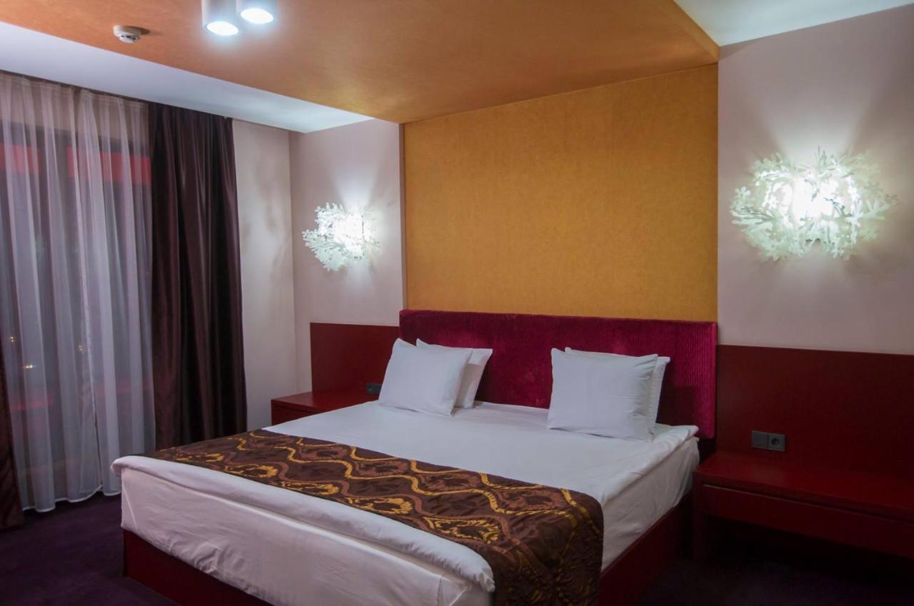סבילנגראד Park Hotel Romantica מראה חיצוני תמונה